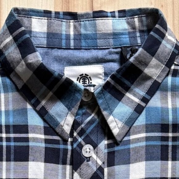 Boys Short Sleeve Shirt Bundle (2) - Picture 4 of 9